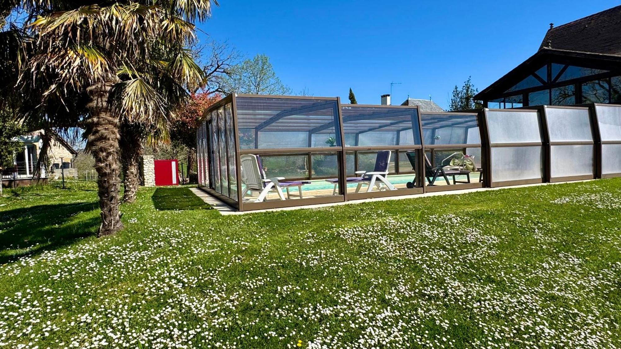 Maison De Charme Piscine Couverte Chauffee Mayrinhac-Lentour Eksteriør bilde