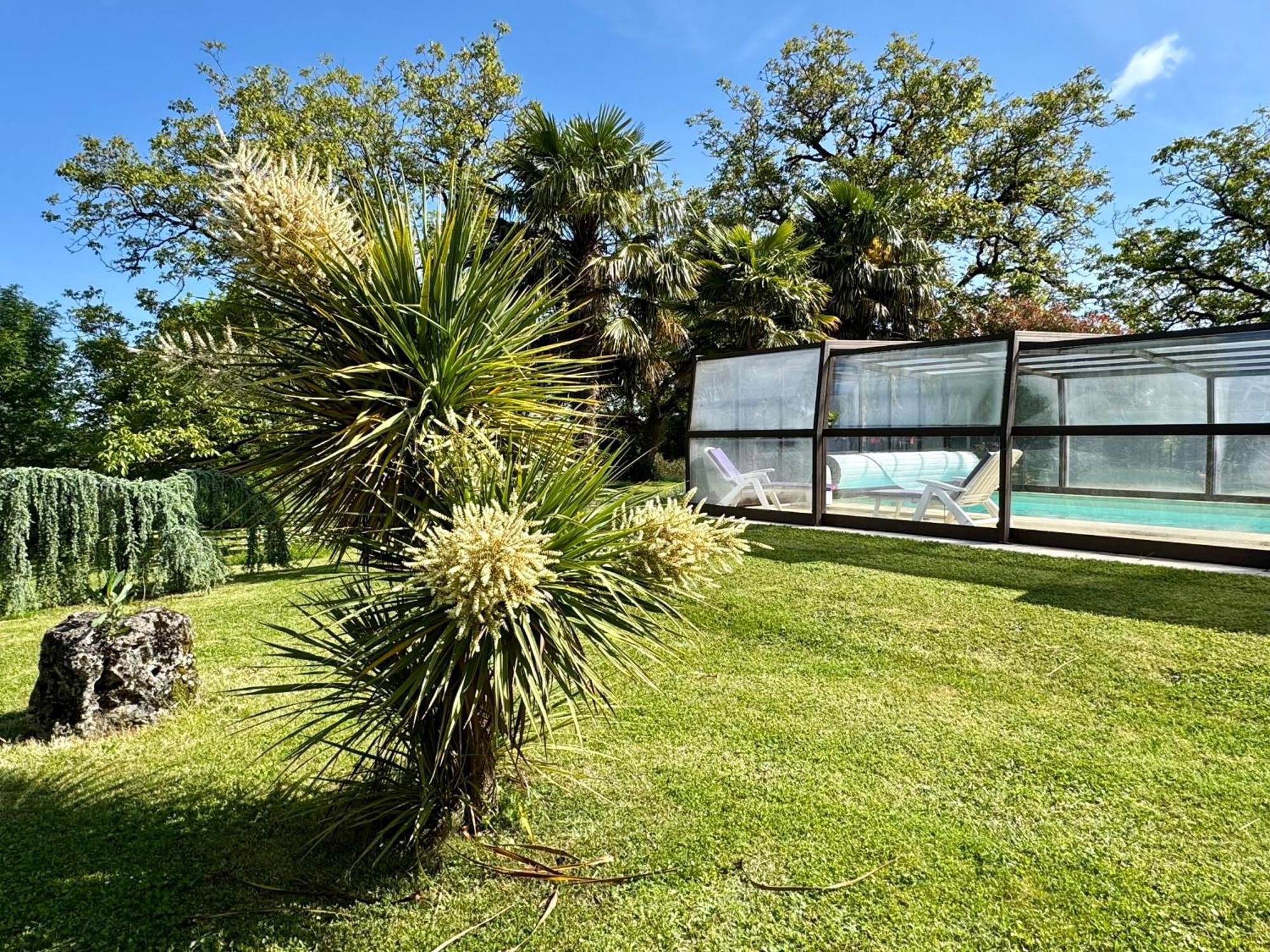 Maison De Charme Piscine Couverte Chauffee Mayrinhac-Lentour Eksteriør bilde